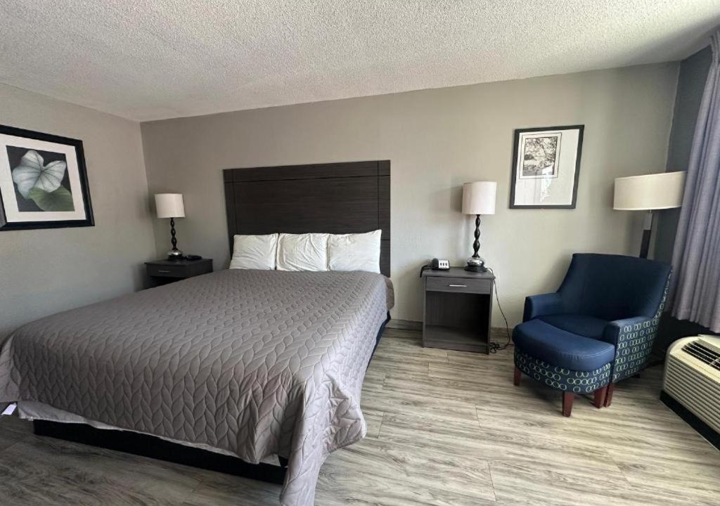 Photo of Bedroom in Locust Grove