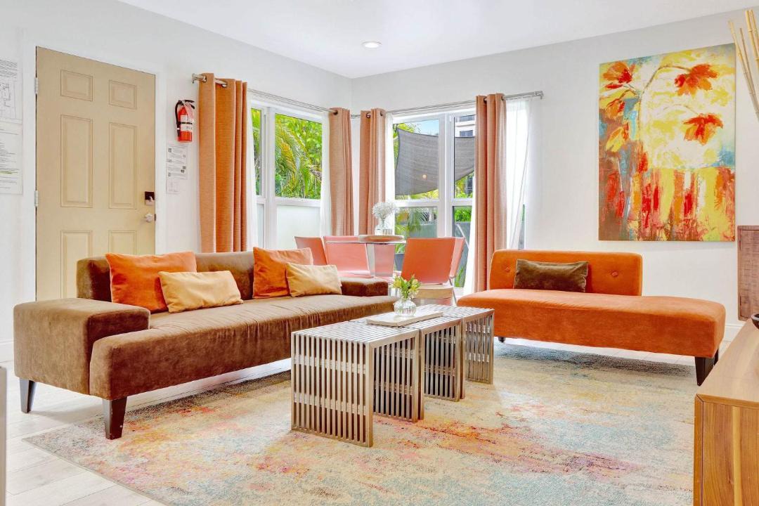 Photo of Livingroom in Hendricks and Venice Isles