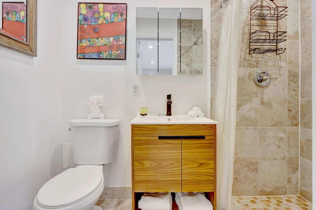 Photo of Bathroom in Hendricks and Venice Isles