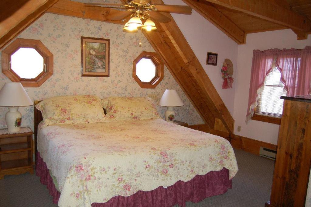 Photo of Bedroom in Cosby
