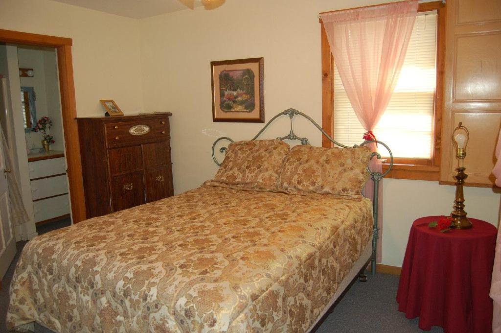 Photo of Bedroom in Cosby