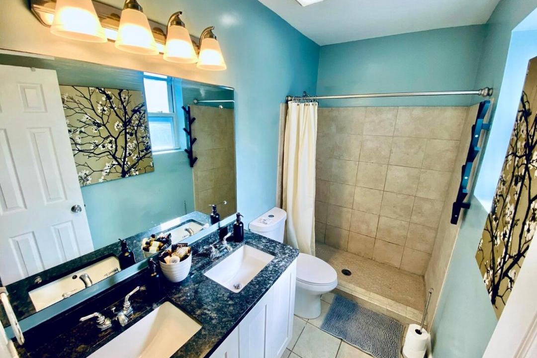 Photo of Bathroom in Deanwood