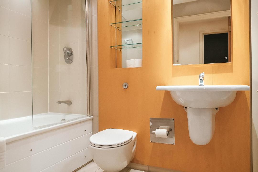 Photo of Others in Tower Hill