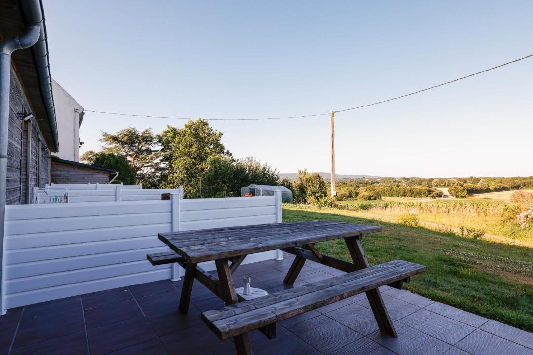 Photo of Others in Cast