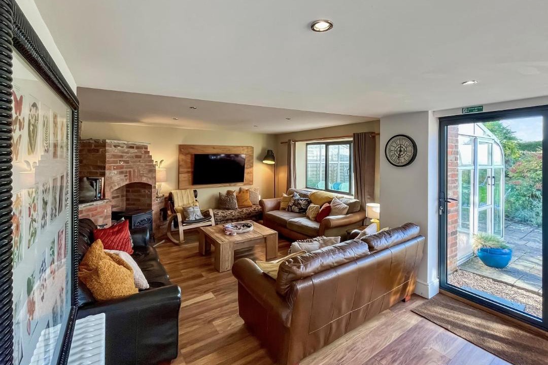 Photo of Others in Trowle Common