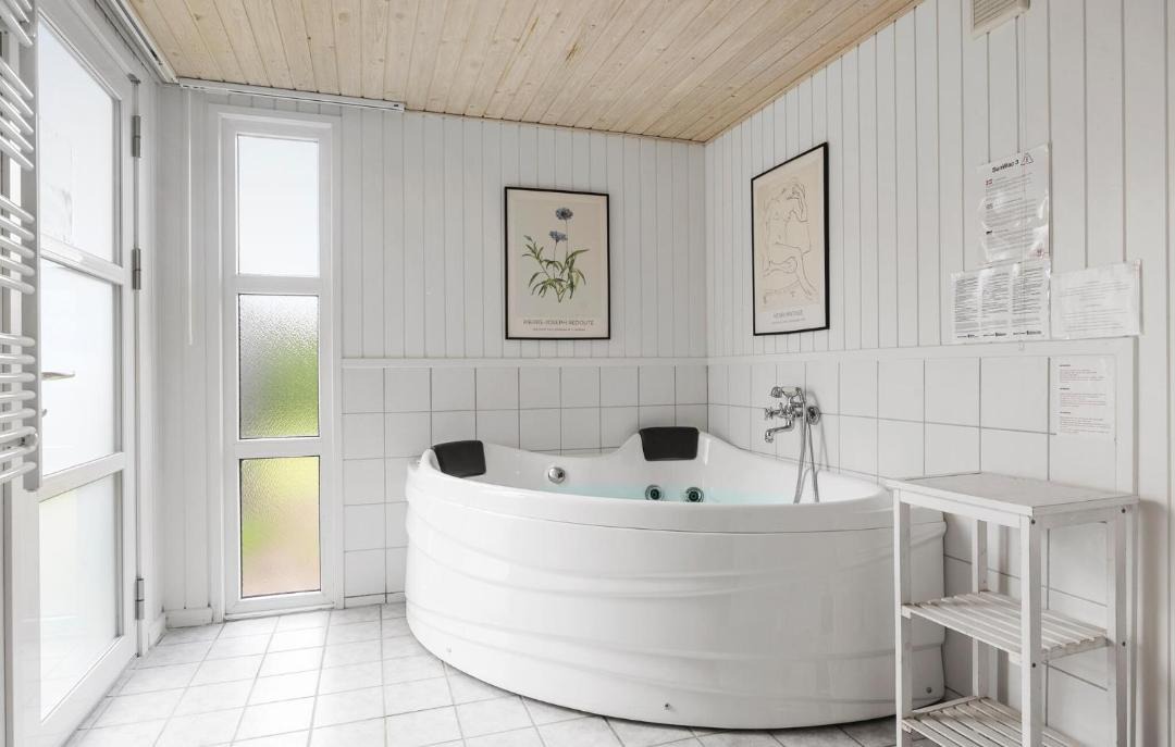 Photo of Bathroom in Mommark Strand