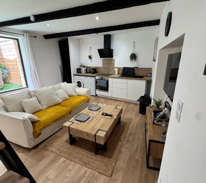 Photo of Others in Liausson