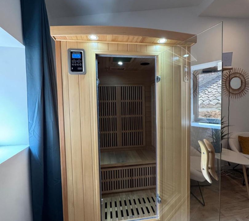 Photo of Others in Liausson