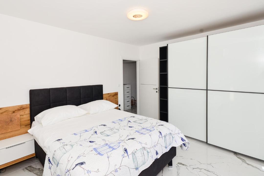Photo of Bedroom in Molunat