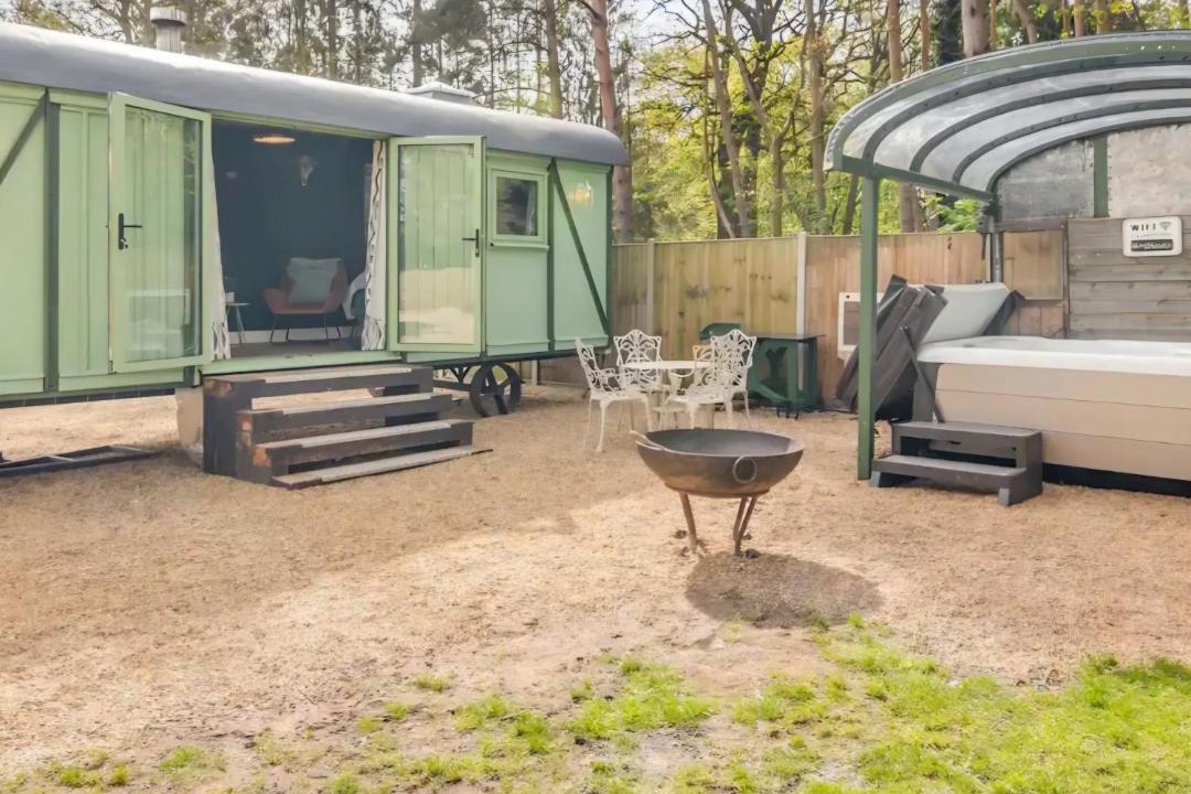 Photo of Others in Foxley