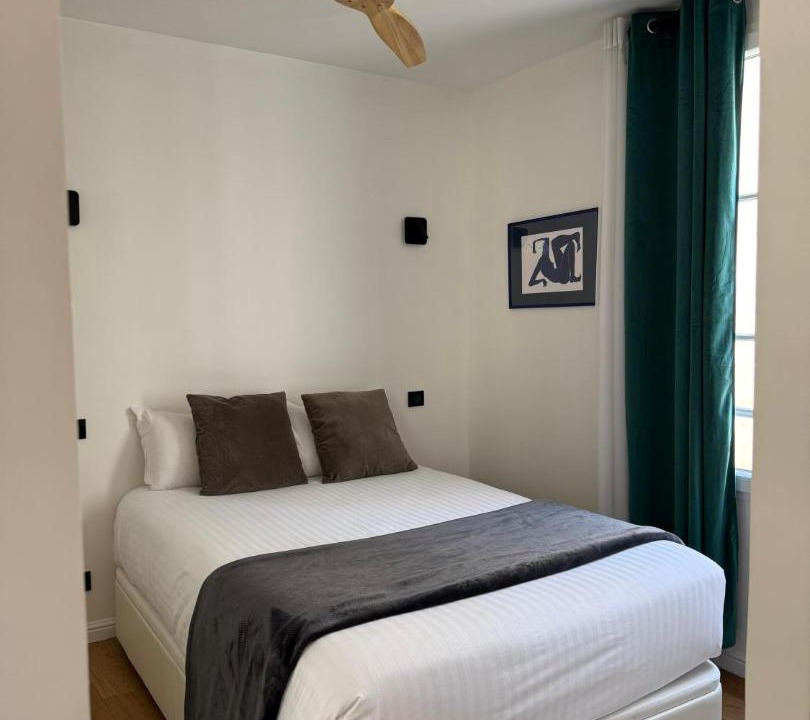 Photo of Bedroom in Val-de-Grace