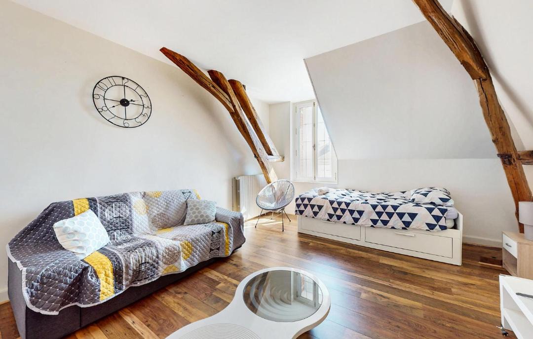 Photo of Others in Sens