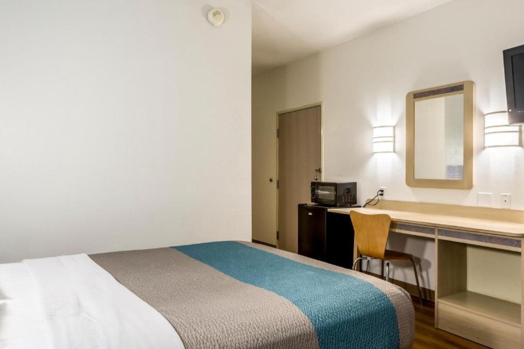 Photo of Bedroom in Roswell