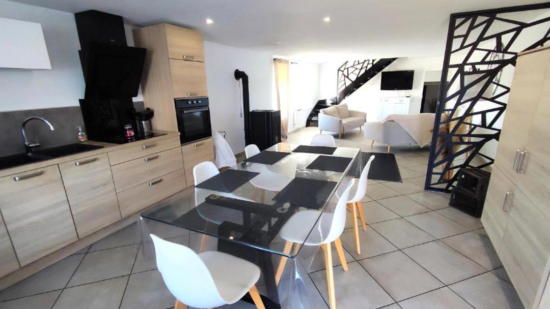 Photo of Kitchen in Sury