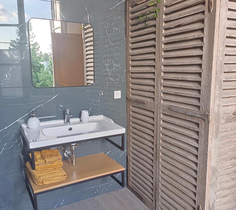 Photo of Others in Olivet