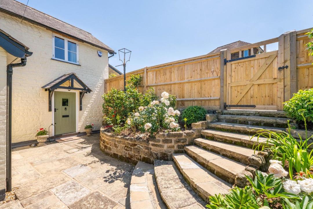 Photo of Others in Byworth