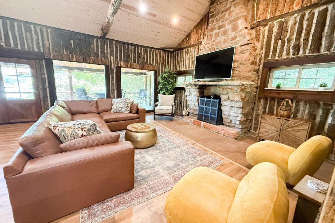 Photo of Livingroom in Camdenton