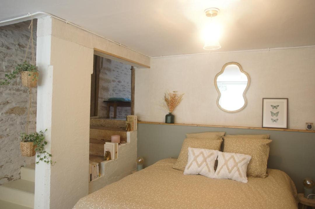 Photo of Bedroom in Pernand-Vergelesses