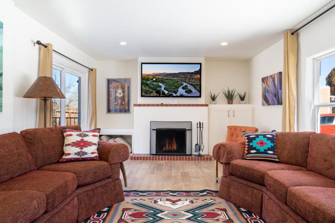 Photo of Livingroom in South Capitol