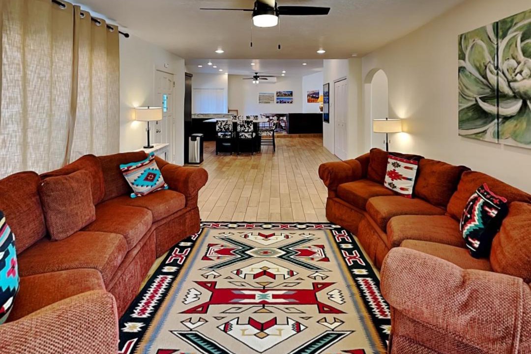 Photo of Livingroom in South Capitol