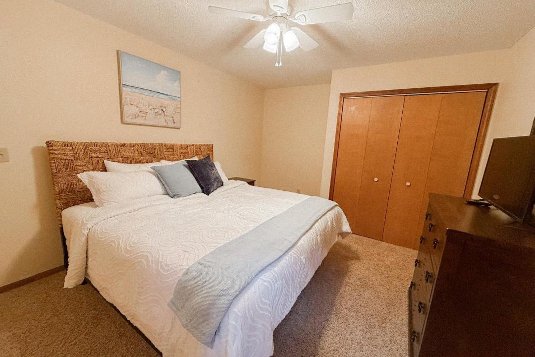 Photo of Bedroom in Camdenton