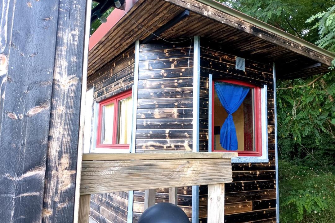 Photo of Others in Roussines