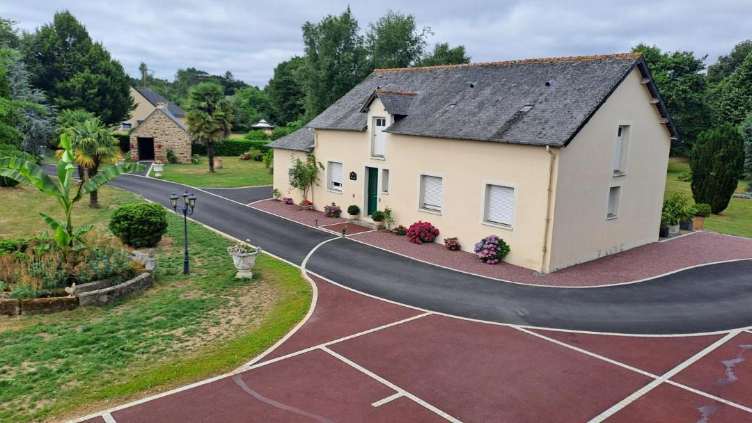 Photo of Others in Sens-de-Bretagne