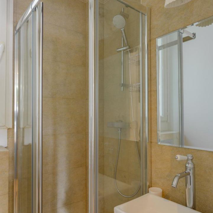 Photo of Bathroom in Auteuil