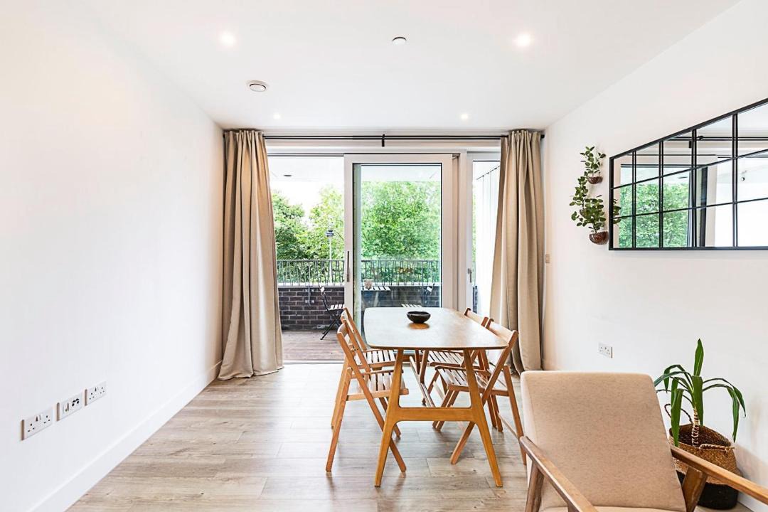 Photo of Others in Lea Bridge