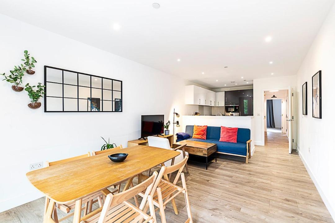 Photo of Others in Lea Bridge