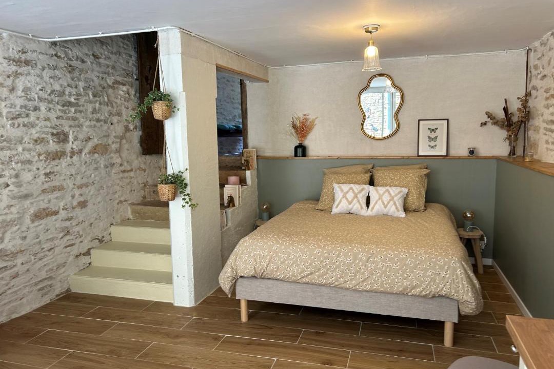 Photo of Bedroom in Pernand-Vergelesses