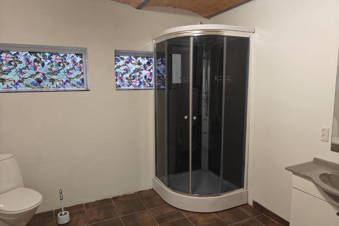 Photo of Bathroom in Arre
