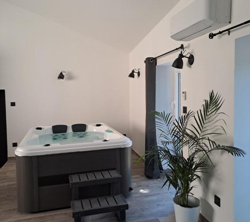 Photo of Others in Pranles