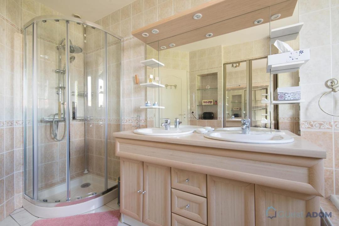 Photo of Others in Chauve