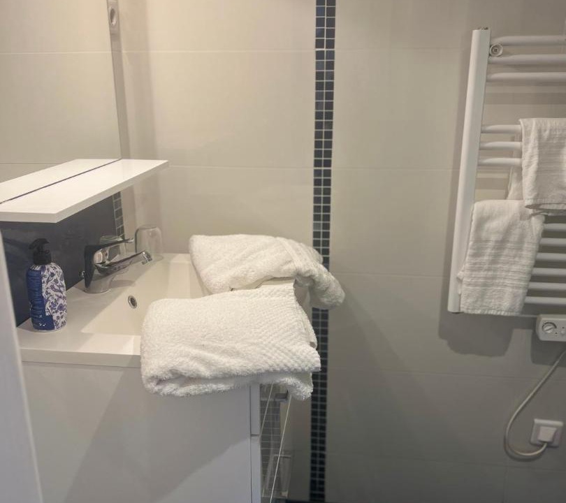 Photo of Others in Lamarque