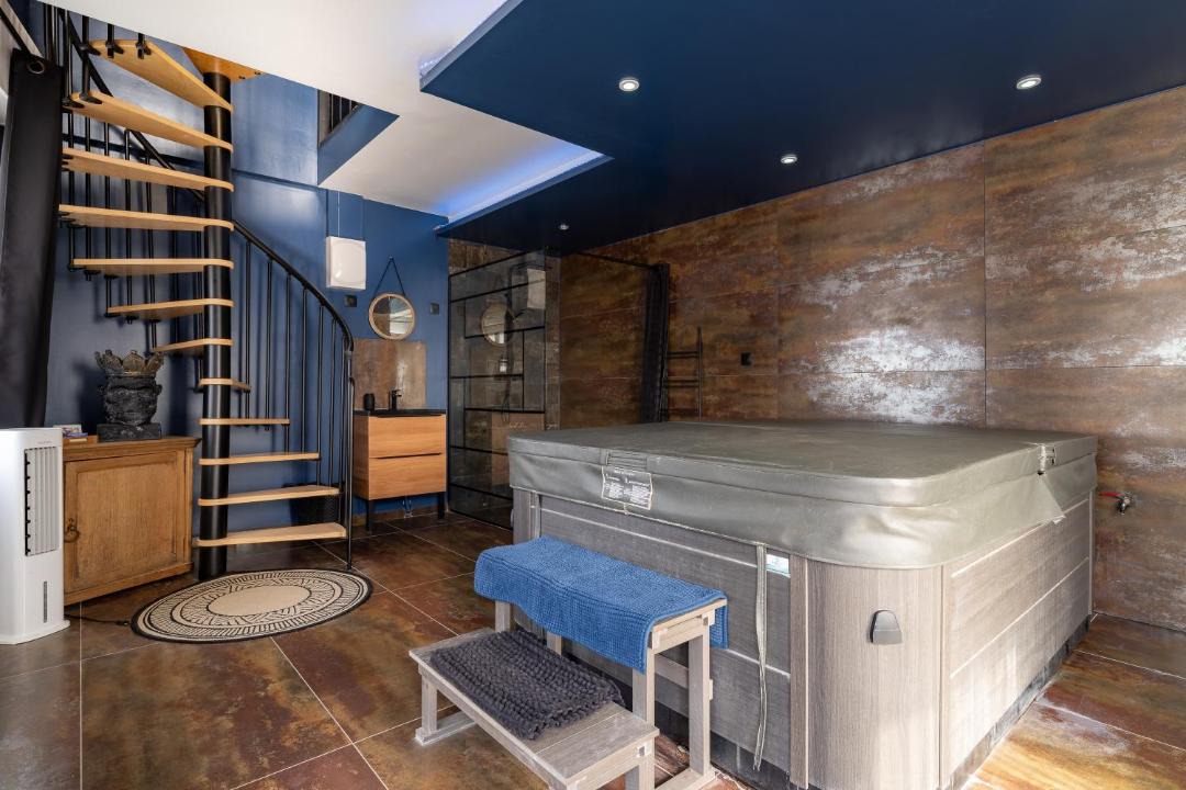 Photo of Others in Lens