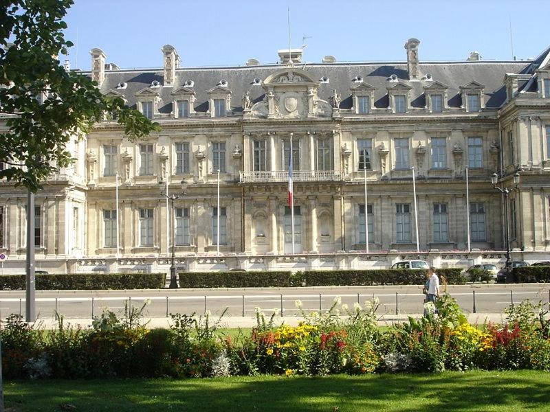 Photo of Buildings in Secteur 2