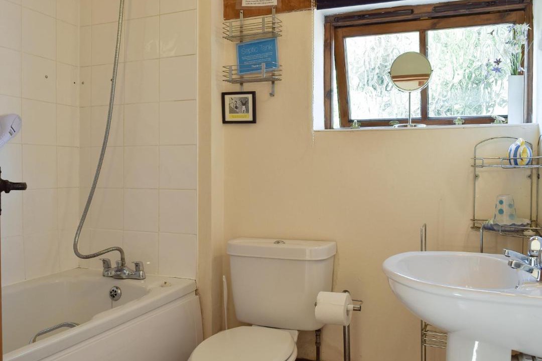 Photo of Bathroom in Little Malvern
