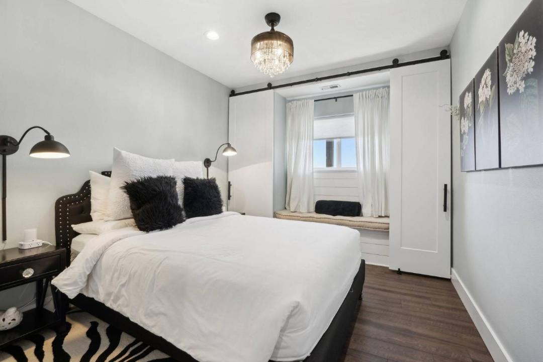 Photo of Bedroom in Amity