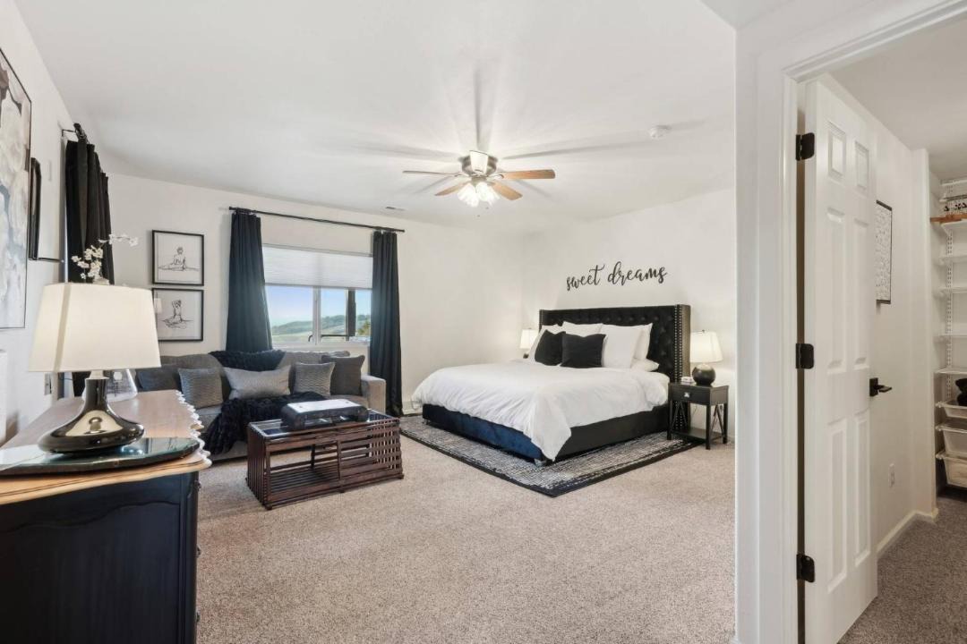 Photo of Bedroom in Amity