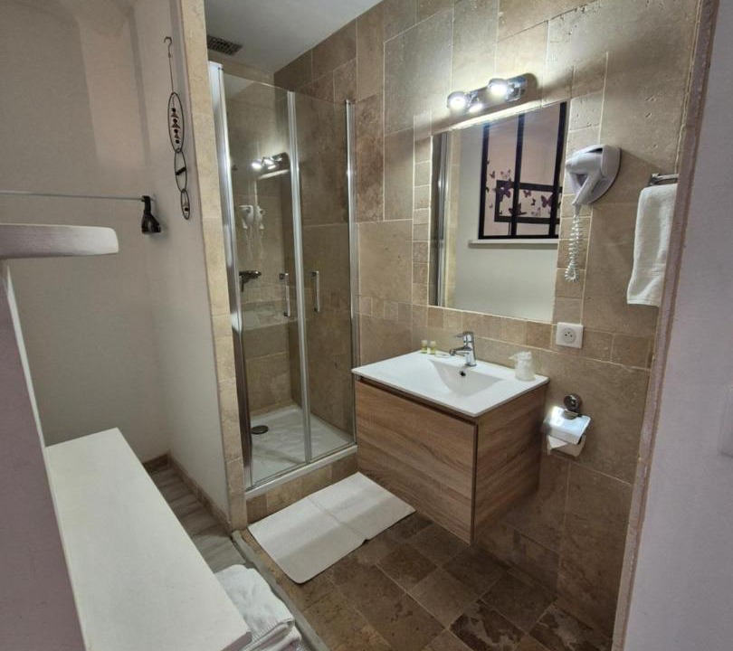 Photo of Bathroom in Sillans-la Cascade
