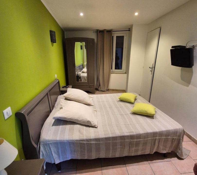 Photo of Bedroom in Sillans-la Cascade