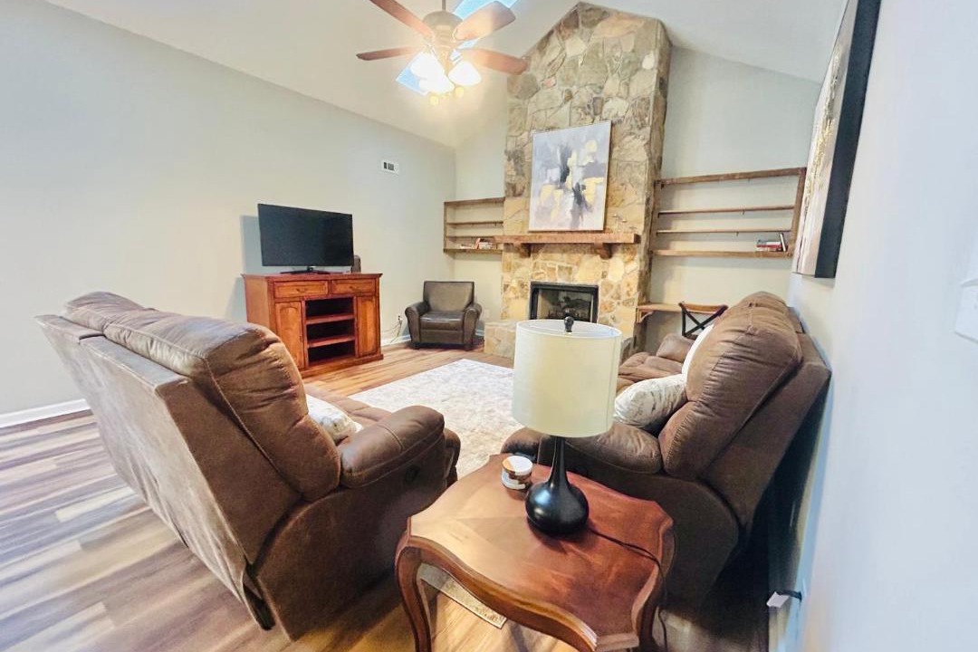 Photo of Livingroom in Ashley Oaks