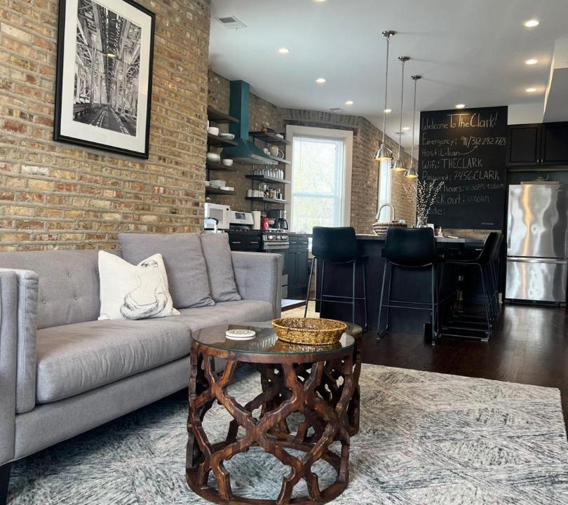 Photo of Livingroom in Rogers Park