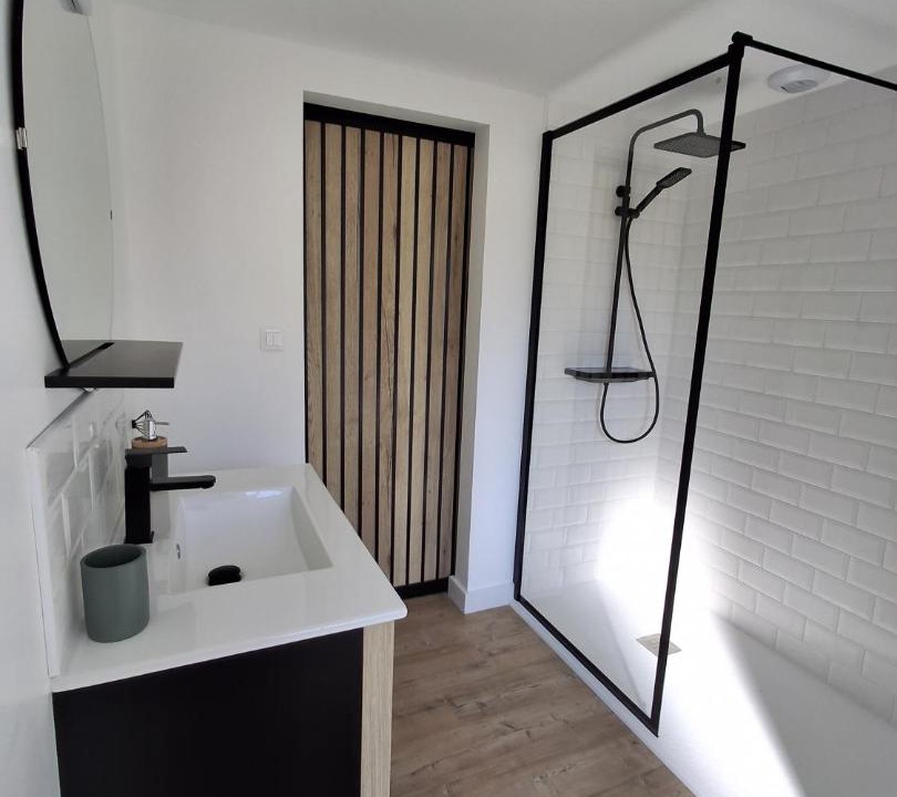 Photo of Bathroom in Longue-Jumelles