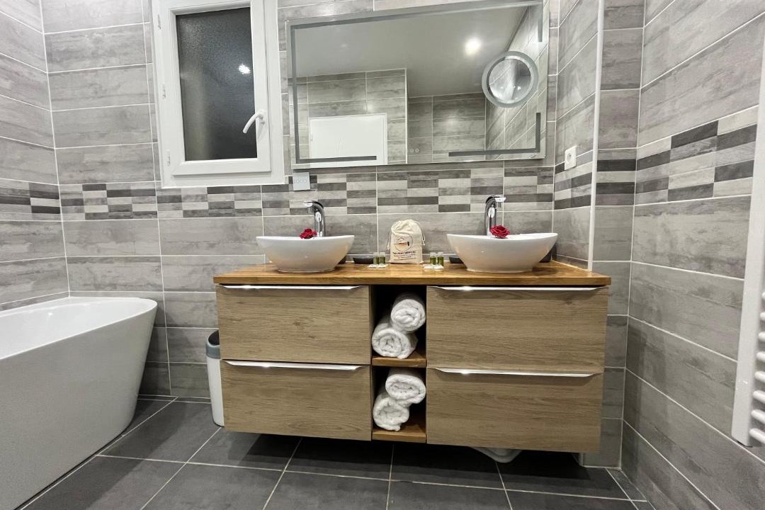 Photo of Bathroom in Cournonterral