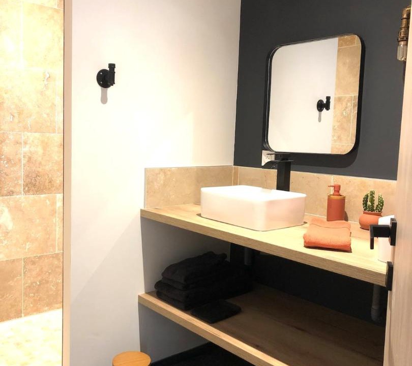 Photo of Bathroom in Charlieu