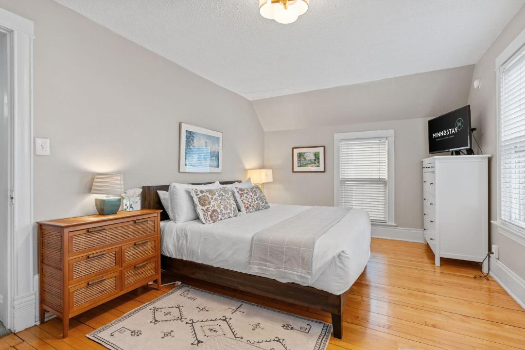 Photo of Bedroom in Linden Hills