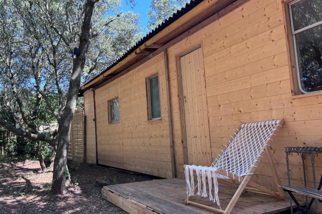 Photo of Others in Aurons