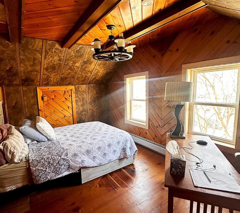 Photo of Bedroom in Lee